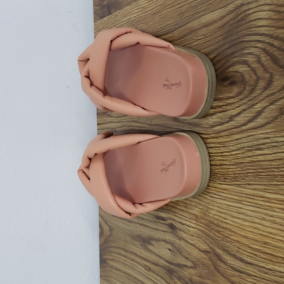 Women's Cosette Padded Slide Sandals - Universal Thread™ Coral Size 9 - Picture 6 of 8